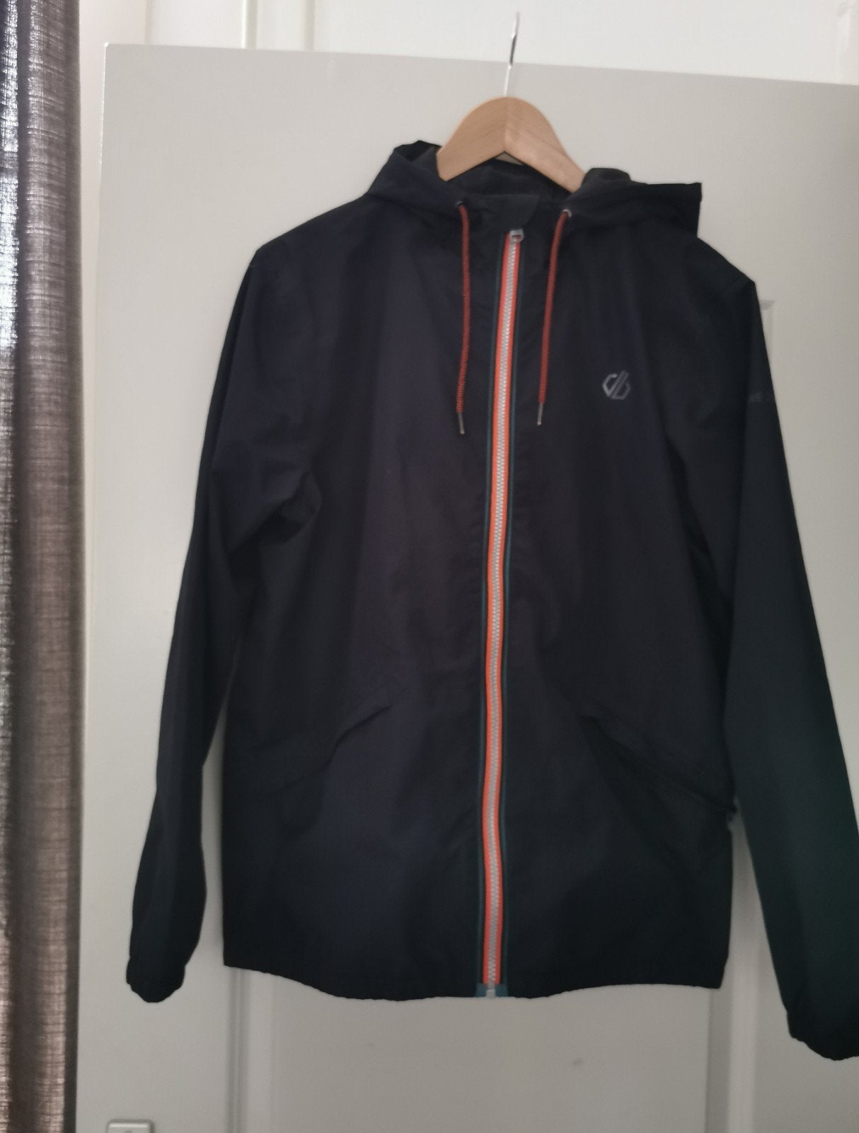 Dare2b Zwarte Zomerjas Maat M met Oranje Rits, Ophalen of Verzenden, Zo goed als nieuw, Zwart