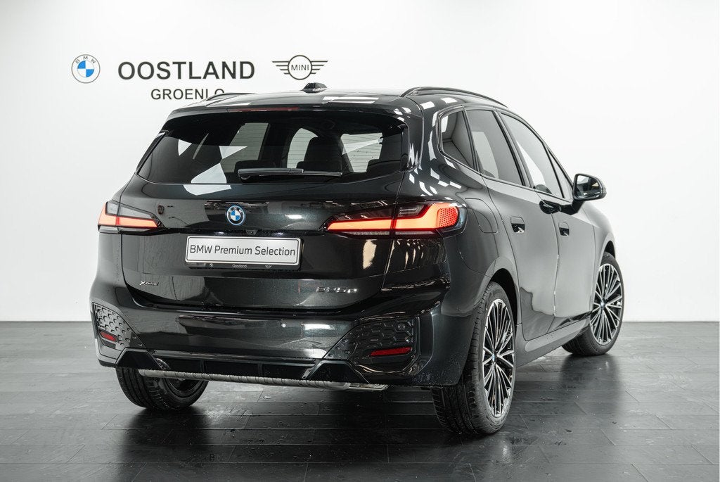 BMW 2 Serie Active Tourer 225e xDrive M Sport Automaat / Pan, Auto's, BMW, Automaat, 1800 kg, Met garantie (alle), Zwart