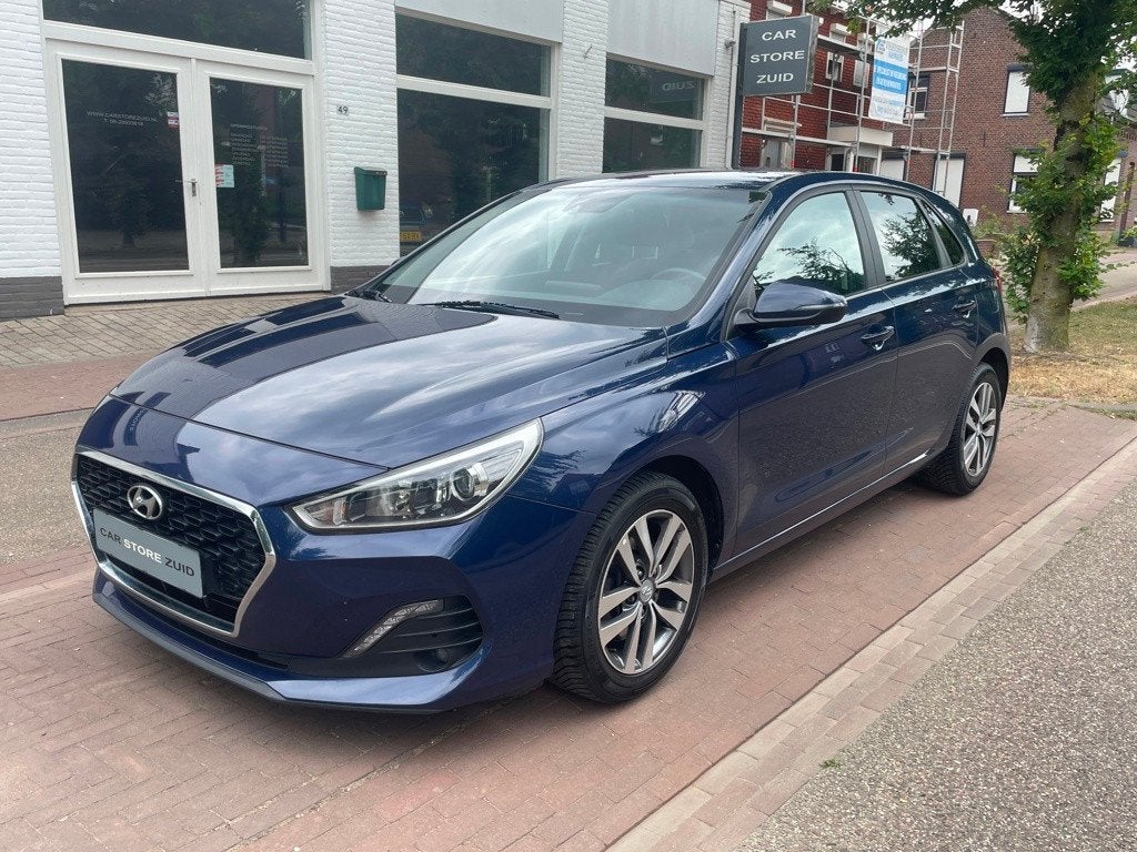 Hyundai I30 1.0 T-GDI navi, camera, climate, stoelverwarming, Voorwielaandrijving, Gebruikt, Blauw, Handgeschakeld