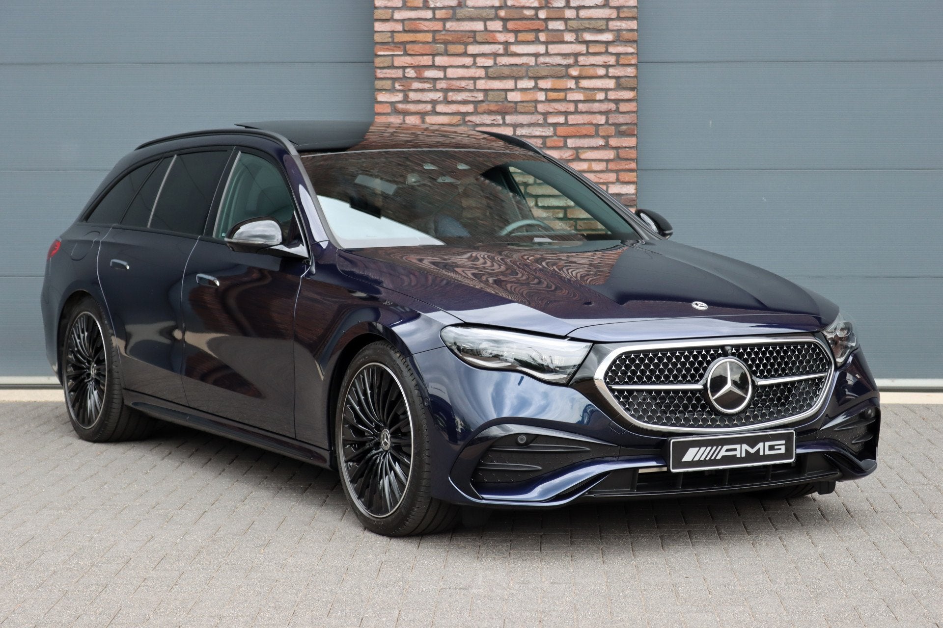 Mercedes-Benz E-Klasse Estate 300 e AMG Line Premium | Hyper, Achterwielaandrijving, Gebruikt, 4 cilinders, Blauw