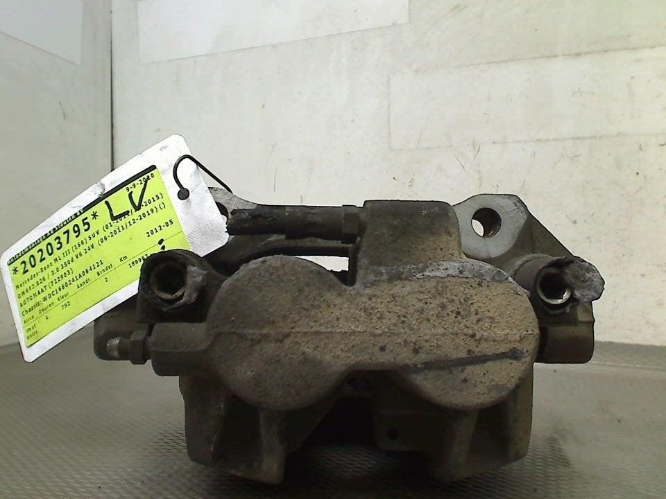 Remklauw Links Voor Mercedes-Benz ML III (166) 2012, Gebruikt, Mercedes-Benz AG, Mercedes-Benz, Mercedesstraße 120, Stuttgart 70372, , Duitsland