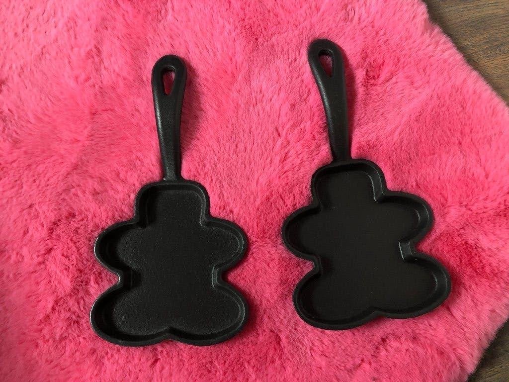 Skillet / bakvorm / bakpan Peperkoekmannetje | set van 2, Ophalen of Verzenden, Zo goed als nieuw, Cupcakes, Bakvorm