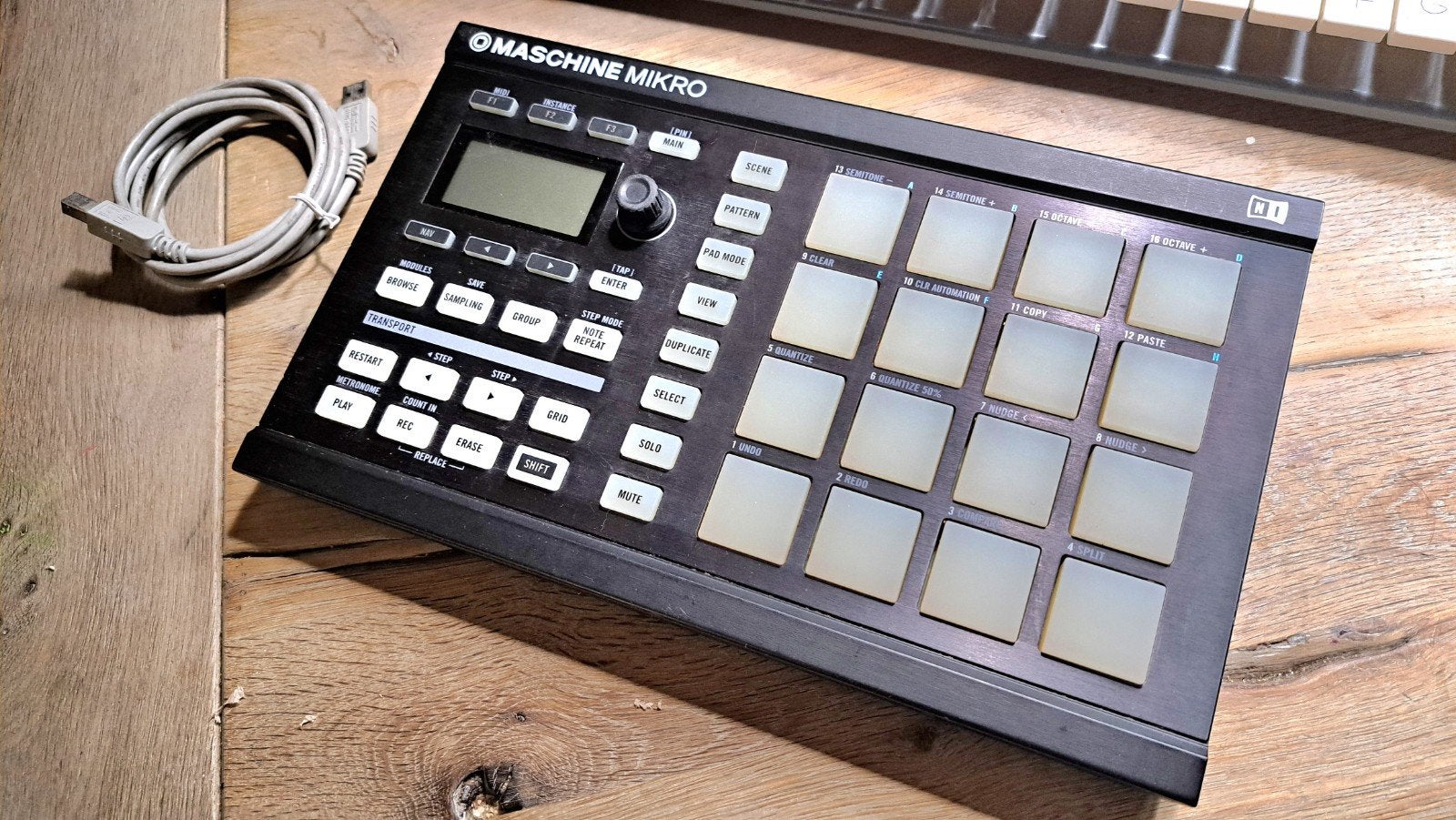 Native Instruments MASCHINE Mikro mk1, Muziek en Instrumenten, Ophalen of Verzenden, Gebruikt