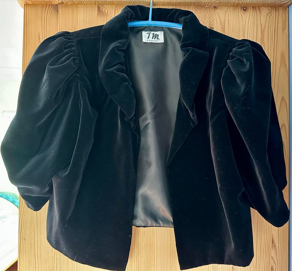 Zwart fluwelen bolero jasje - Maat 40, Maat 38/40 (M), Zwart, Ophalen of Verzenden, Zo goed als nieuw