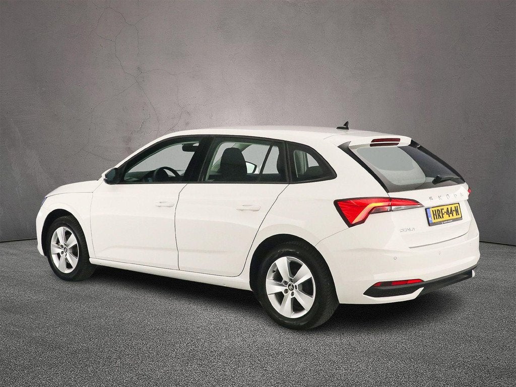 Skoda Scala Selection 1.0 TSI 115pk DSG Automaat Cruise cont, Auto's, Skoda, Euro 6, Wit, Origineel Nederlands, 19 km/l