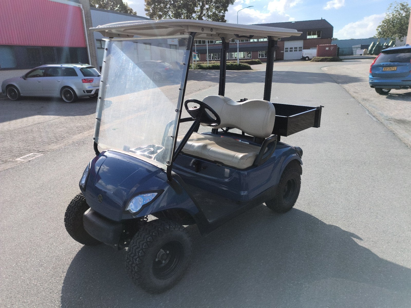 golfkar Yamaha Benzine  ruwterrein in nieuw staat verhoogd, Sport en Fitness, Ophalen of Verzenden, Zo goed als nieuw, Golfkar