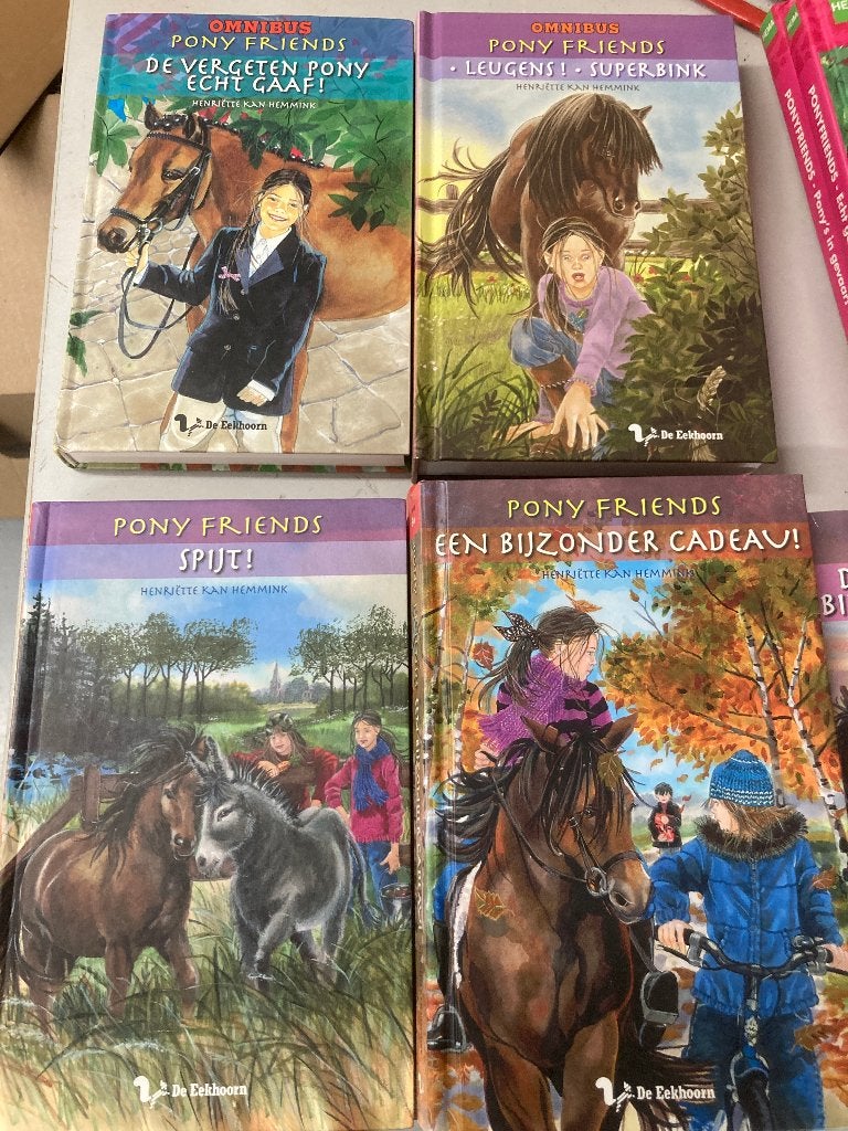 T.K. Ponyfriends Spijt, Leugens en Superbink vergeten Pony, Ophalen of Verzenden, Zo goed als nieuw, Henriette Kan Hemmink, Fictie algemeen