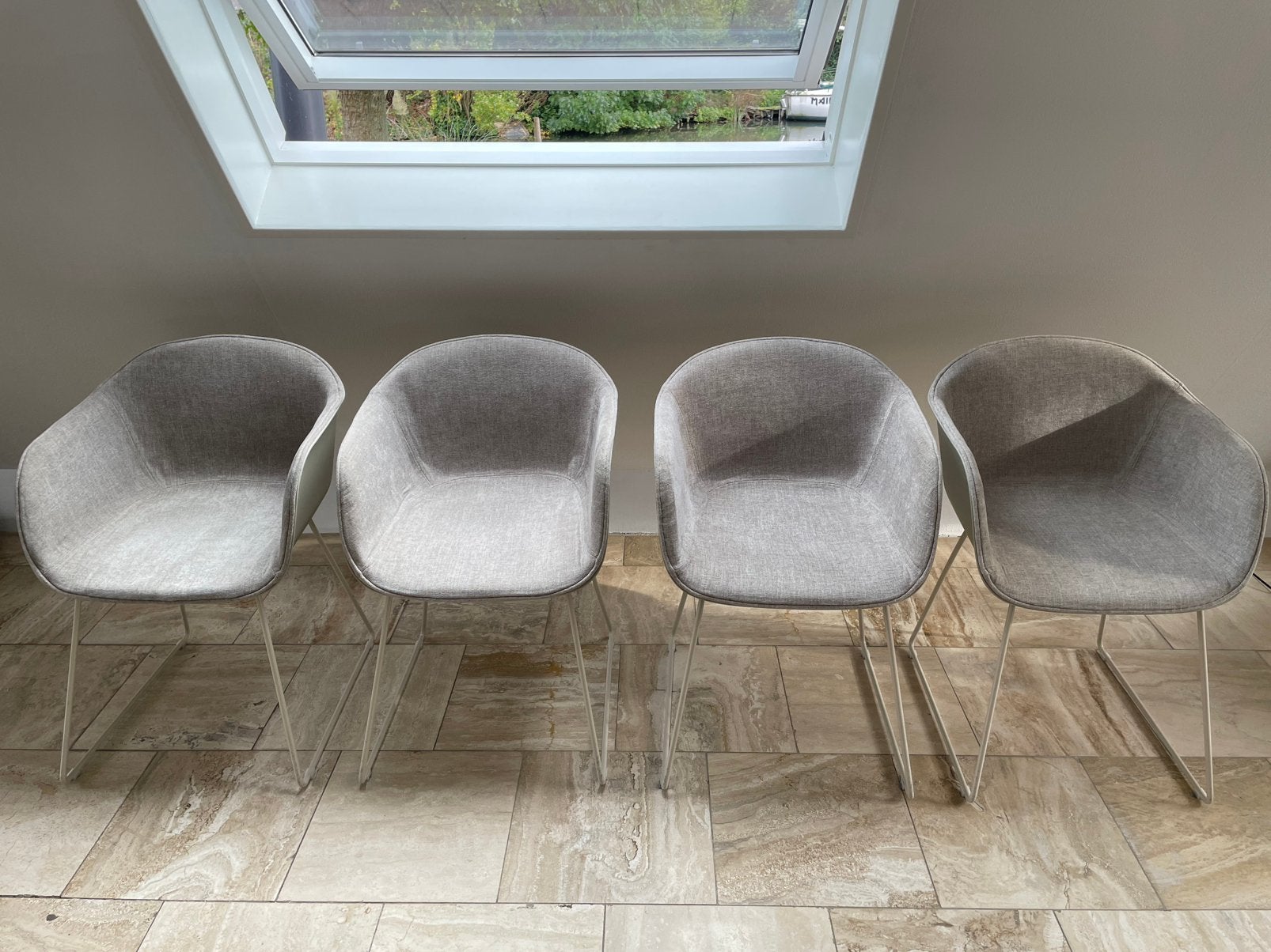 Eetkamerstoelen 4 kuip beige Karwei, Ophalen, Overige kleuren, Zo goed als nieuw, Vier