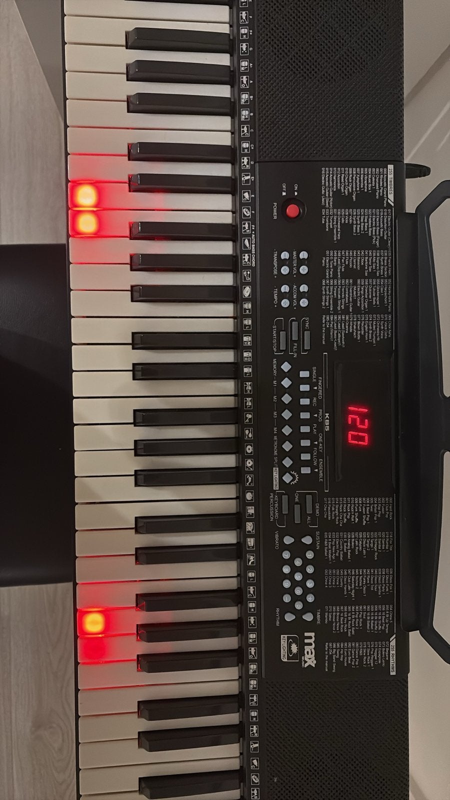 Foto 4 van Max Keyboard KB5 - met standaard