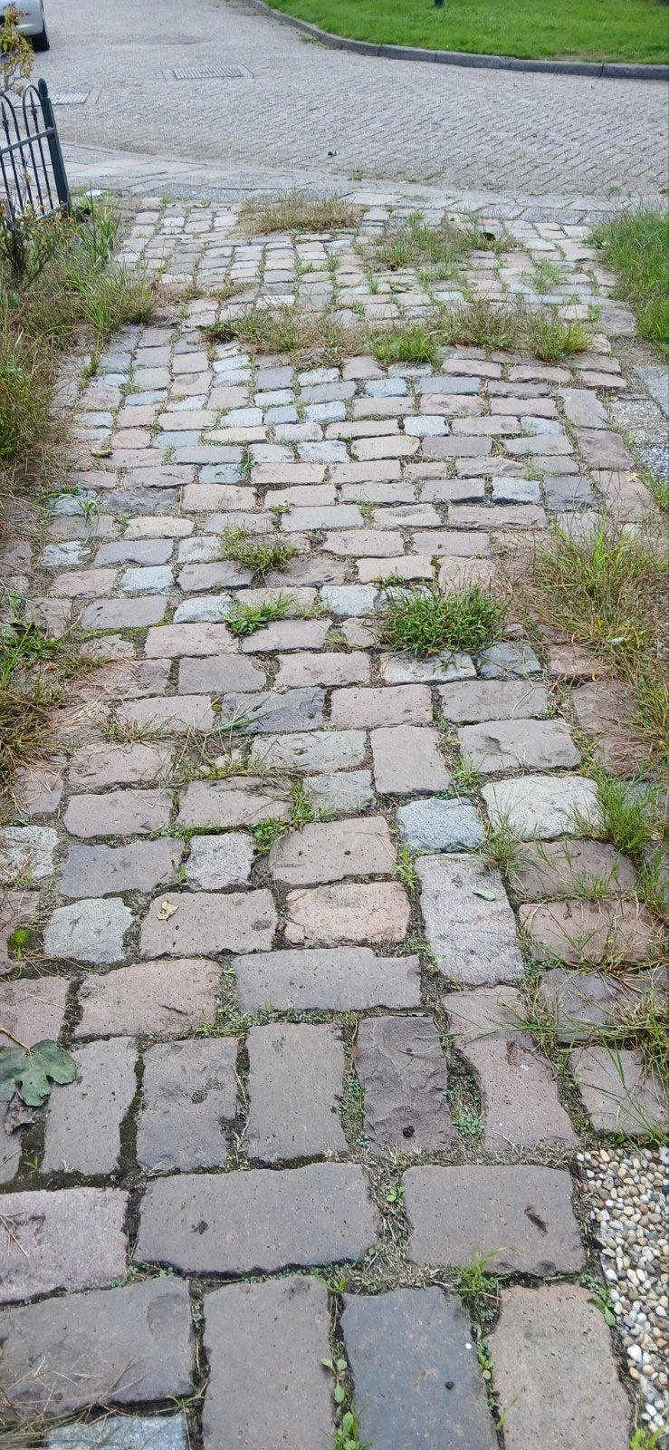 Gratis afhalen 10m2 hardstenen kinderkoppen.(zelf rapen), Ophalen, Gebruikt, Klinkers, 10 m² of meer