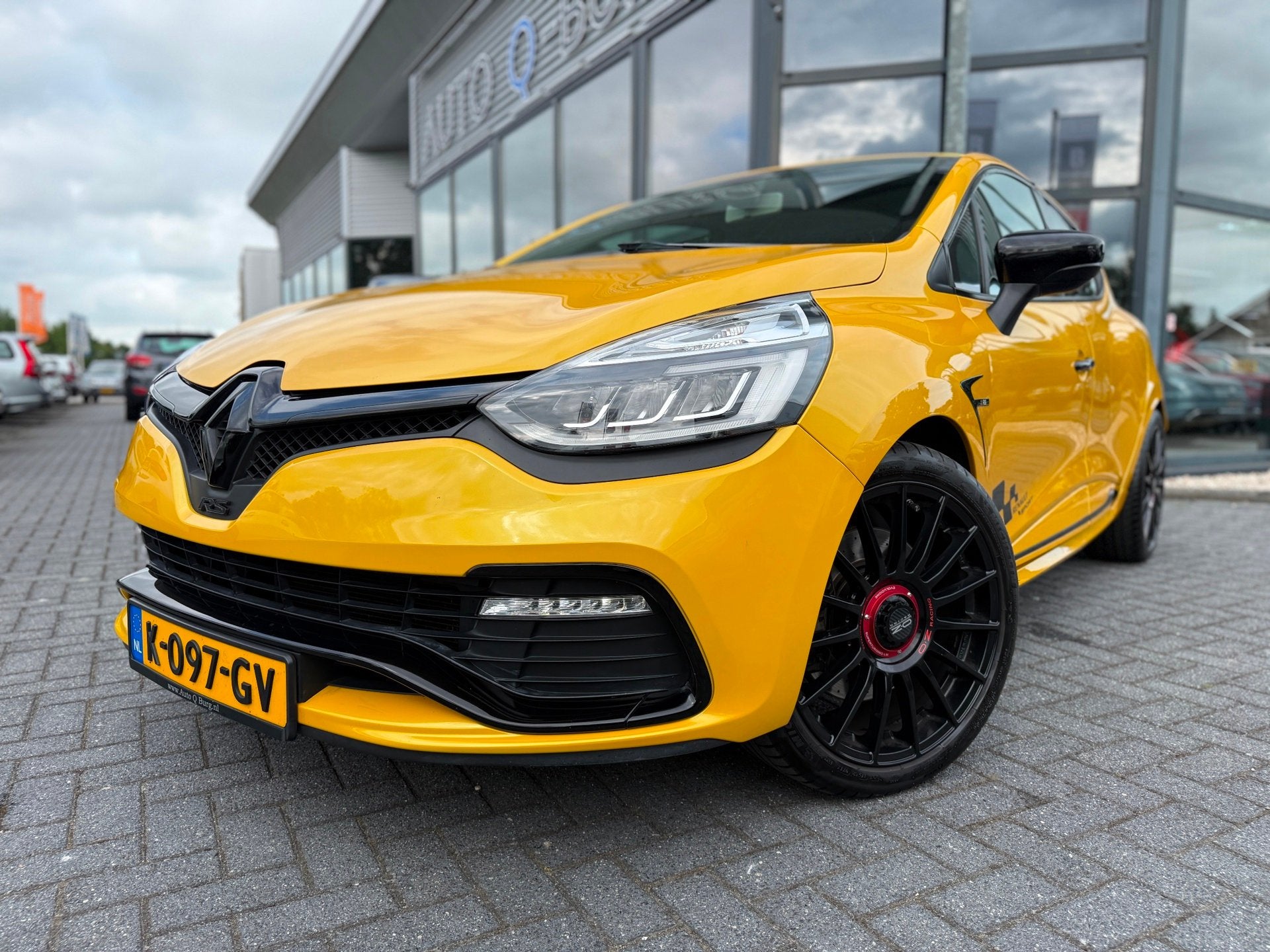 Renault Clio 1.6 R.S. Monaco GP 200 PK | Automaat | LED | OZ, Auto's, Euro 5, 4 cilinders, Geel, Bedrijf