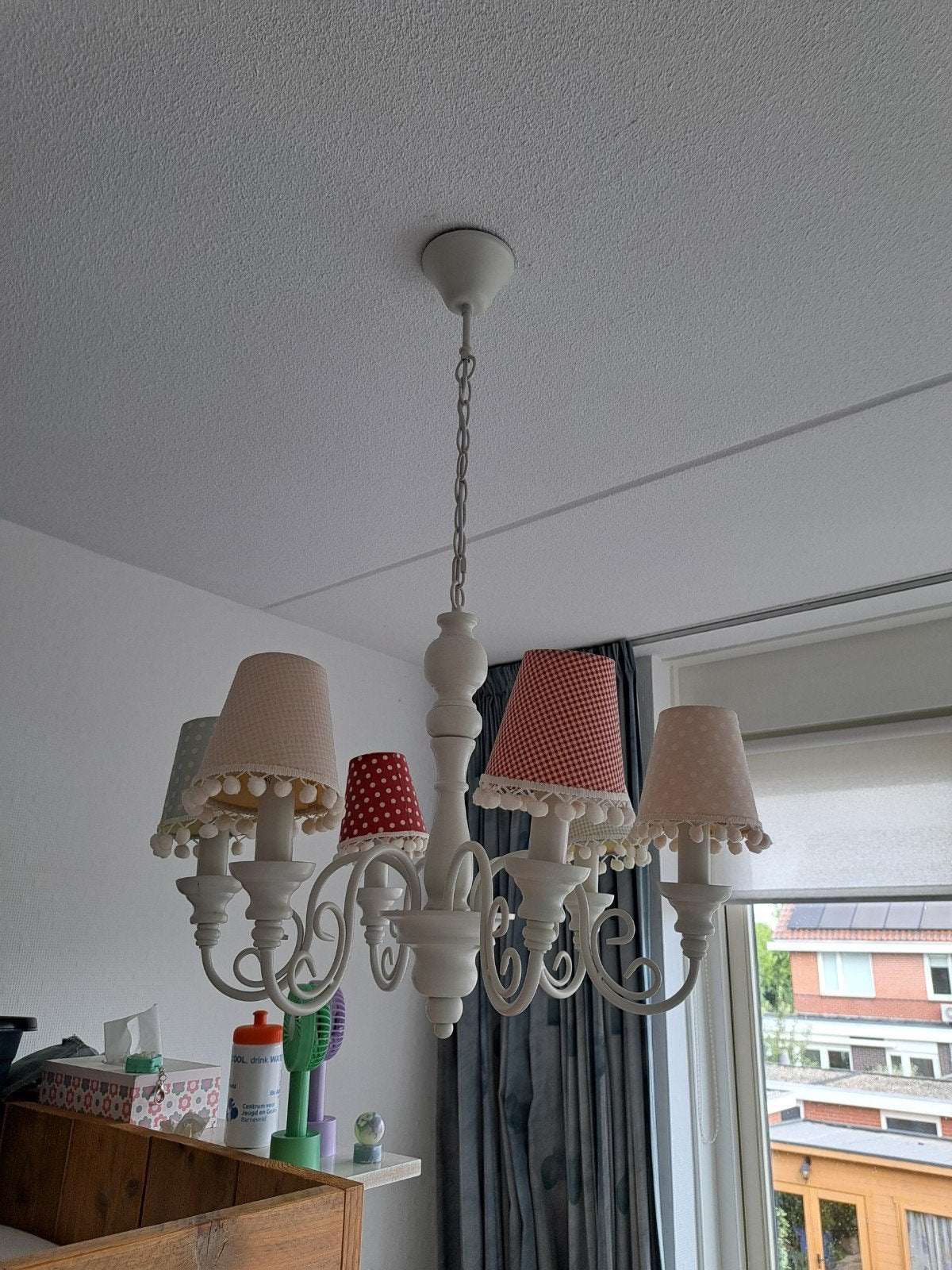Leuke kinder kroonluchter met 6 lampen en stoffen kapjes, Gebruikt, Kinderlijk, speels, klassiek, E14 (klein), Ophalen of Verzenden
