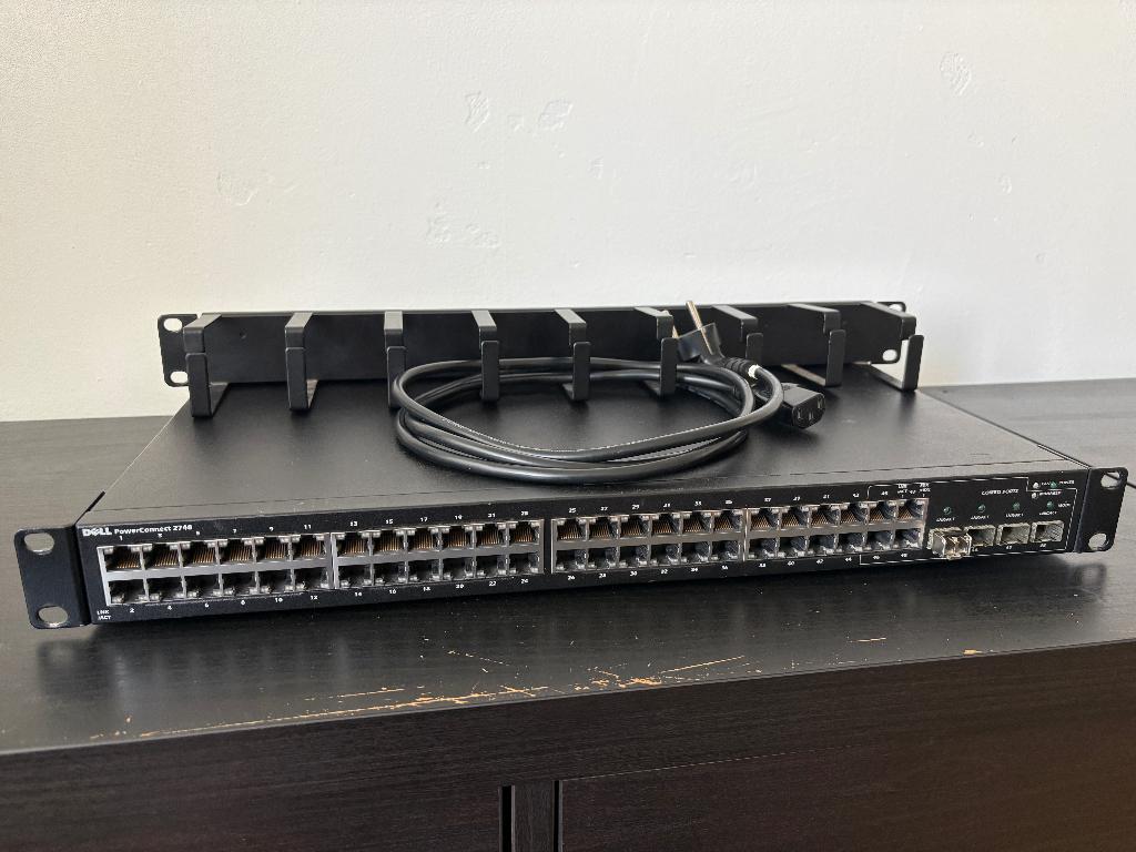 Dell PowerConnect 2748 + Kabelgoot + SFP Transceiver, Computers en Software, Netwerk switches, Ophalen, Gebruikt