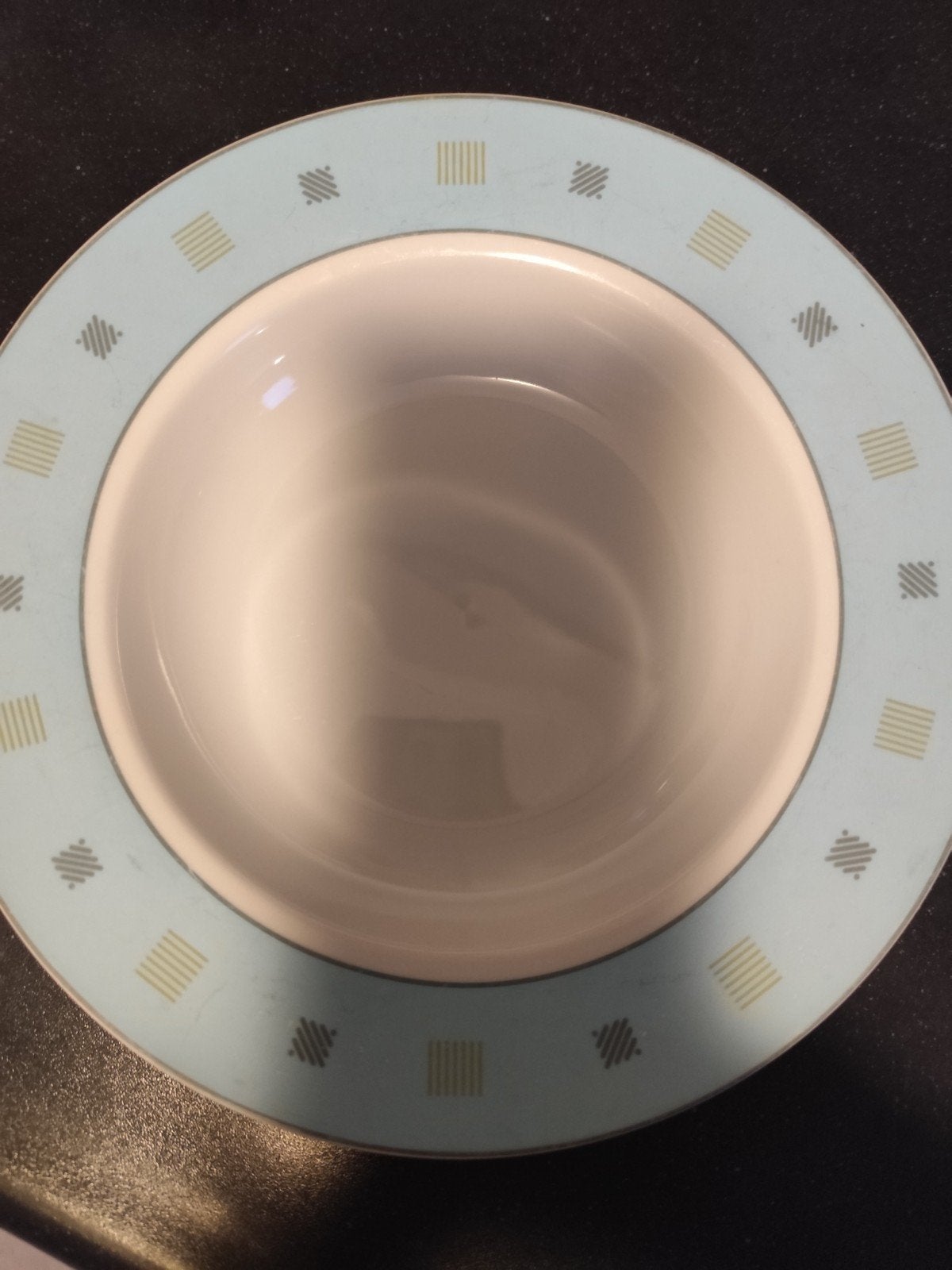 GEZOCHT: Borden en schalen L. Dake & zn. Servies, Huis en Inrichting, Keuken | Servies, Ophalen of Verzenden, Aardewerk, Overige stijlen