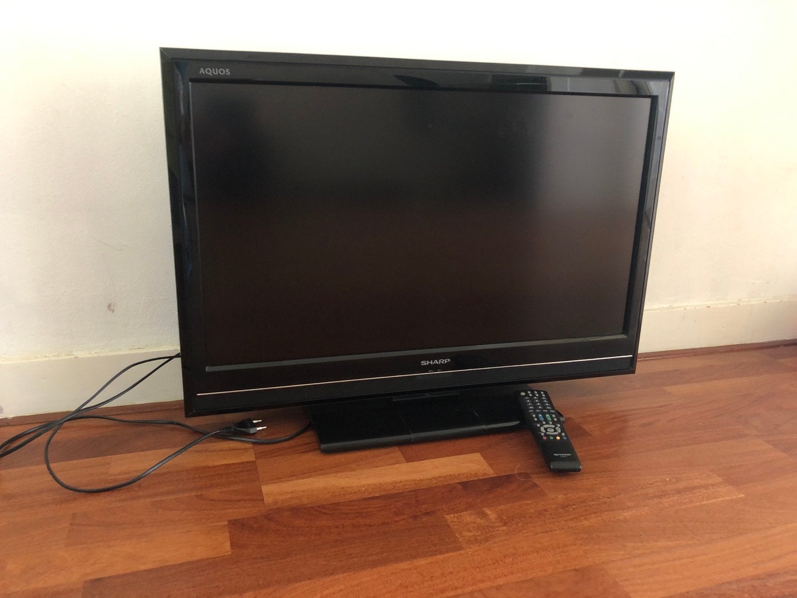 Sharp Aquos LCD TV LC-32DH66E - 81 cm (32 inch), Ophalen, 50 Hz, 80 tot 100 cm, Zo goed als nieuw