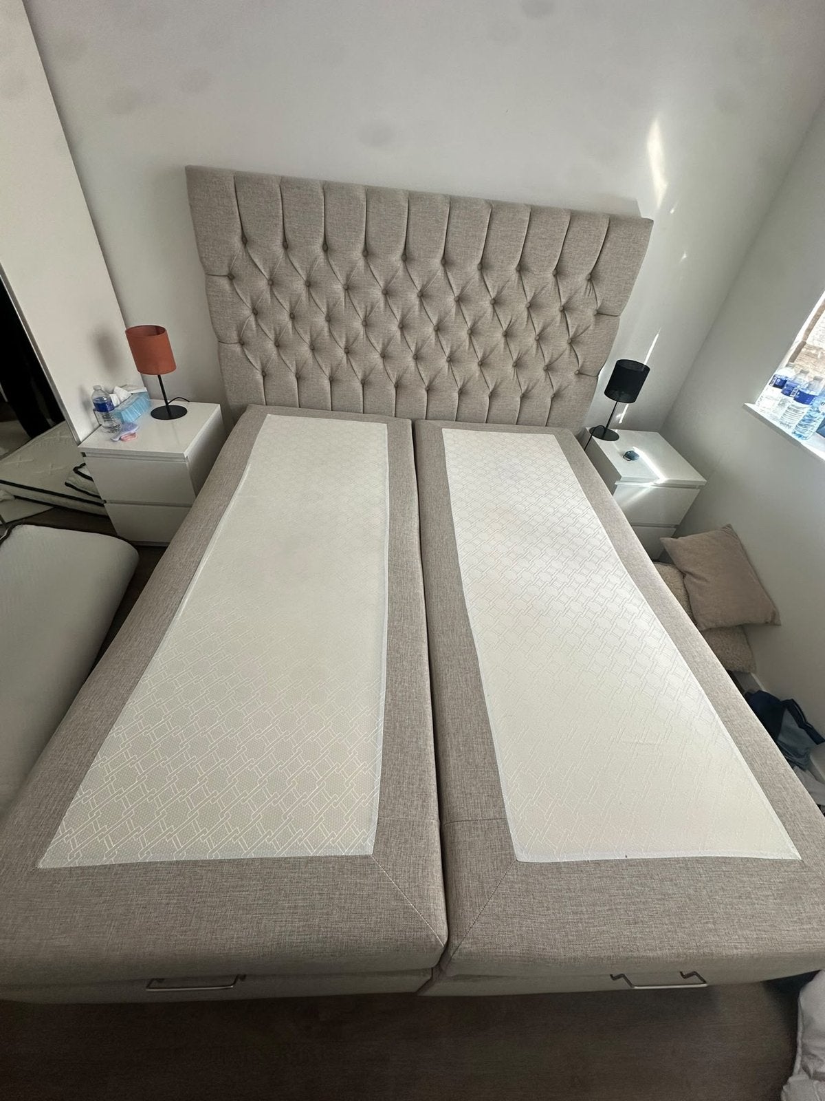 Tweepersoons boxspring met opbergruimte en topper!, Ophalen, Beige, Tweepersoons, Zo goed als nieuw