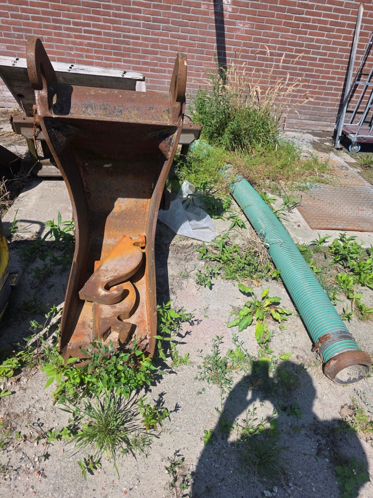 Sleuvenbak en palletvorken, Ophalen