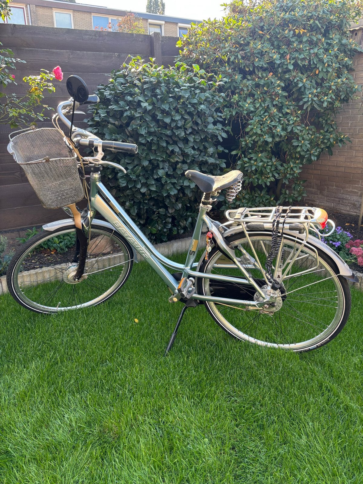 Batavus damesfiets met mandje en lage instap