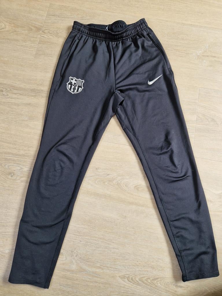Nike barcelona broek maat 140, Broek, NIKE, Gebruikt, Jongen of Meisje