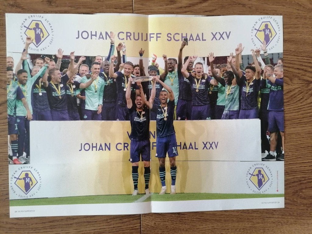 Poster PSV met Johan Cruyff Schaal 2021, Verzamelen, Verzenden, Zo goed als nieuw, PSV, Poster, Plaatje of Sticker