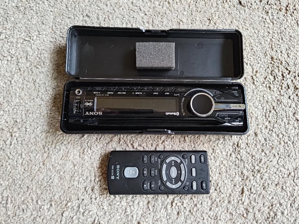 Frontje + afstandsbediening Sony Xplod 52Wx4 autoradio, Auto diversen, Autoradio's, Ophalen of Verzenden, Zo goed als nieuw