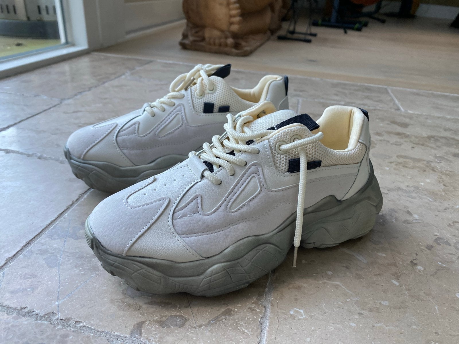 Stijlvolle Chunky Sneakers - Crème/Grijs - 38, Kleding | Dames, Schoenen, Ophalen of Verzenden, Zo goed als nieuw, Beige, Sneakers of Gympen