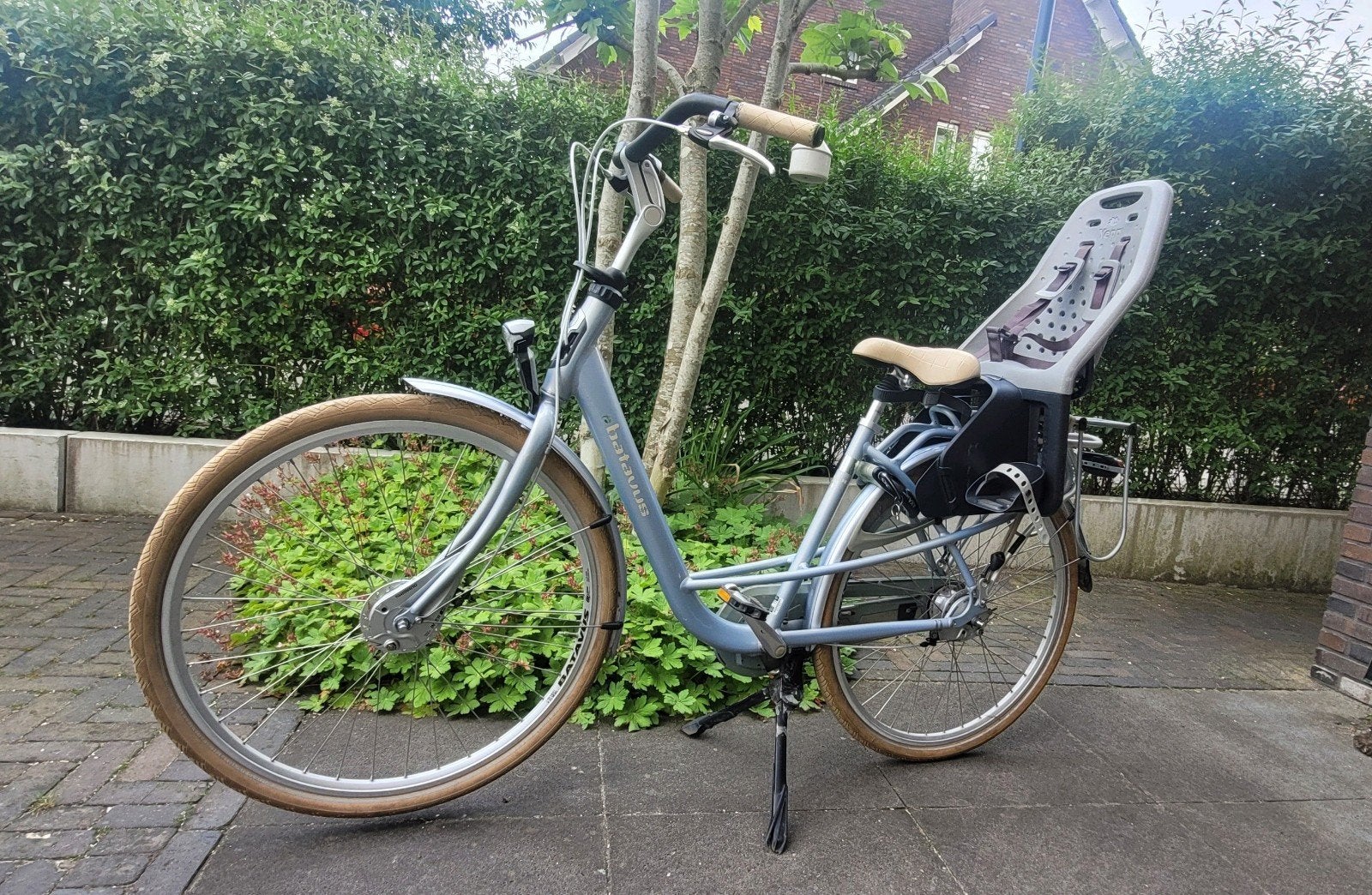 Batavus Mambo moederfiets blauw met Yepp achterzitje, Fietsen en Brommers, Fietsen | Dames | Moederfietsen, Ophalen, Gebruikt