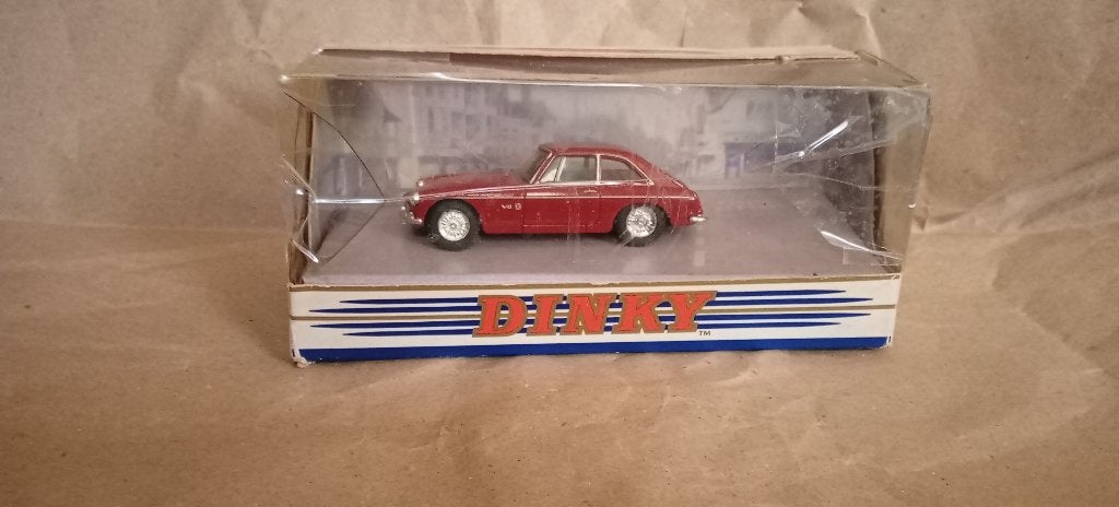 Dinky DY19  MGB GT V8 1073  €5.95, Ophalen of Verzenden, Auto, Dinky Toys