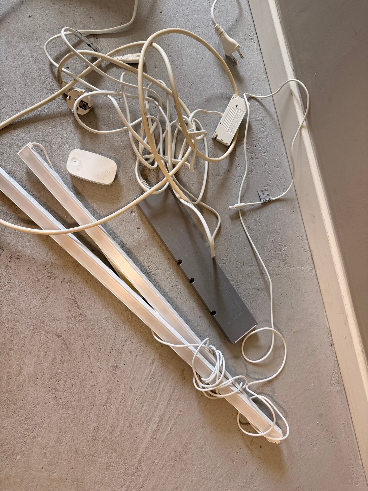 IKEA Mittled LED-strips (2x) met Tradfri driver en afstandsb, Huis en Inrichting, Dimbaar, Ophalen of Verzenden, Gebruikt, IKEA