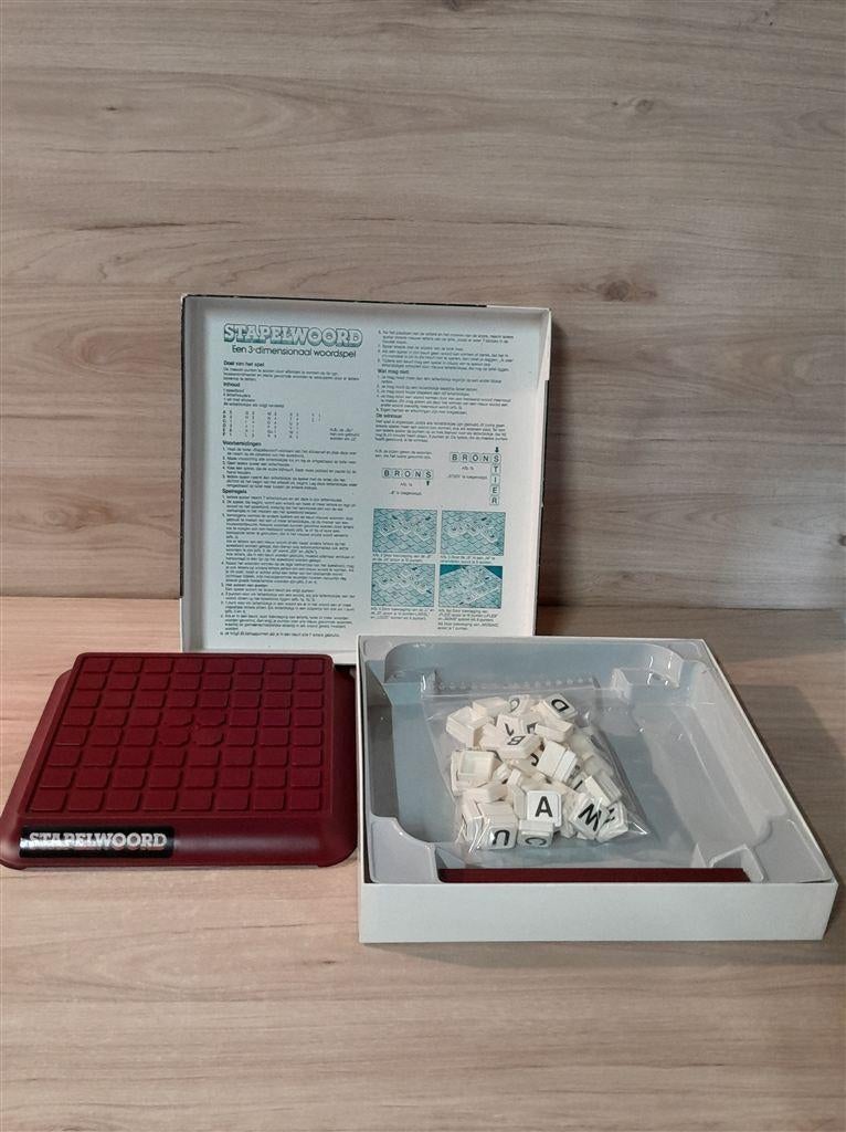 Stapelwoord - 3d woordspel - s5391, Hobby en Vrije tijd, Gezelschapsspellen | Bordspellen, Verzenden, Zo goed als nieuw