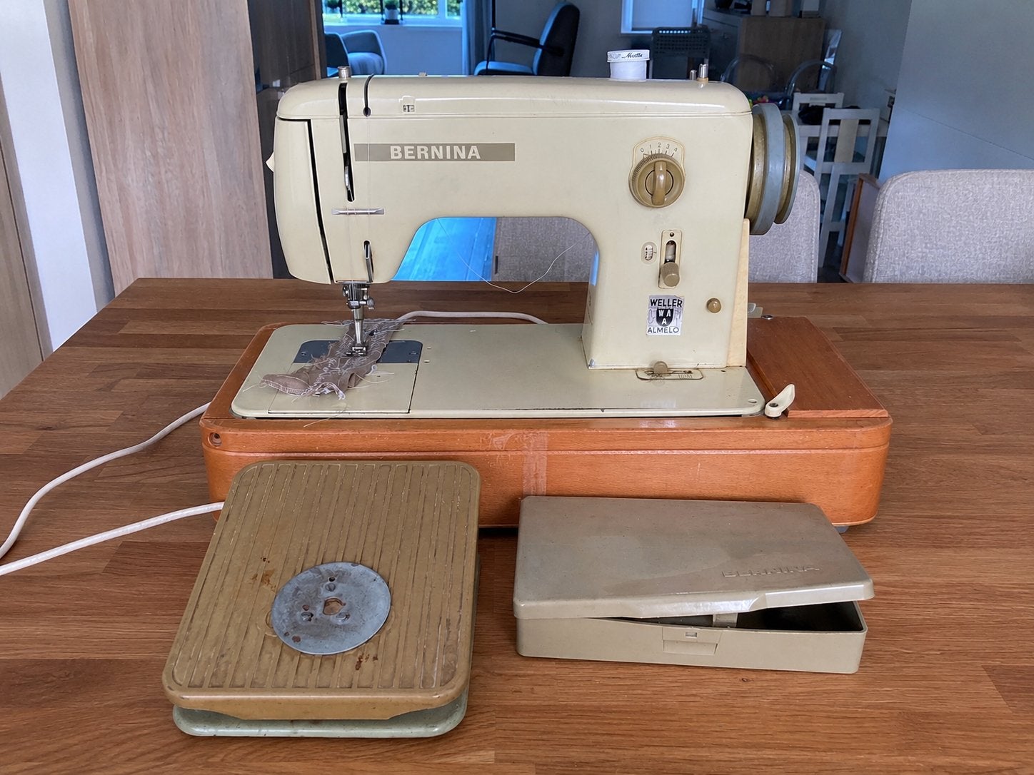 Prachtige Vintage Bernina 718 Naaimachine – Zwitsers, Hobby en Vrije tijd, Naaimachines en Toebehoren, Ophalen, Gebruikt, Naaimachine