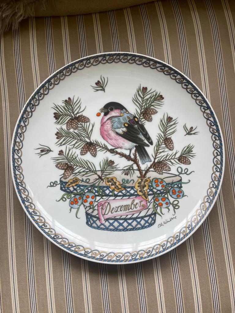 Wandbord 'December' met vogel en dennenappels, Ophalen