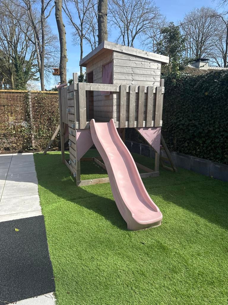 Houten speelhuisje met roze glijbaan, Ophalen of Verzenden, Gebruikt, Hout
