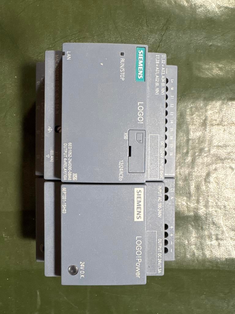 Siemens LOGO! 8 6ED1052-2MD00-0BA8 met LOGO!Power, Hobby en Vrije tijd, Ophalen of Verzenden