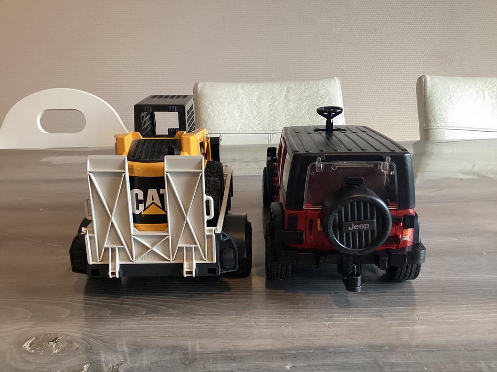 Bruder Jeep Wrangler met aanhanger en bobcat, Ophalen of Verzenden, Zo goed als nieuw