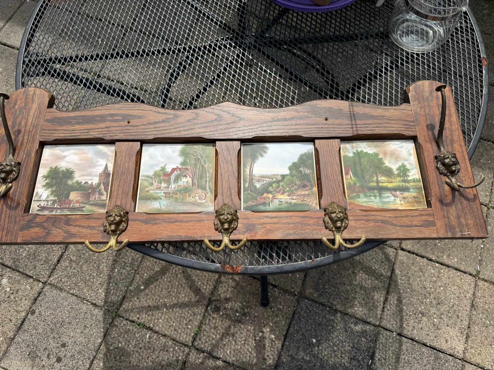 Retro/Vintage houten kapstok met messing leeuwenkop haken, Gebruikt, Minder dan 100 cm, Hout, Ophalen