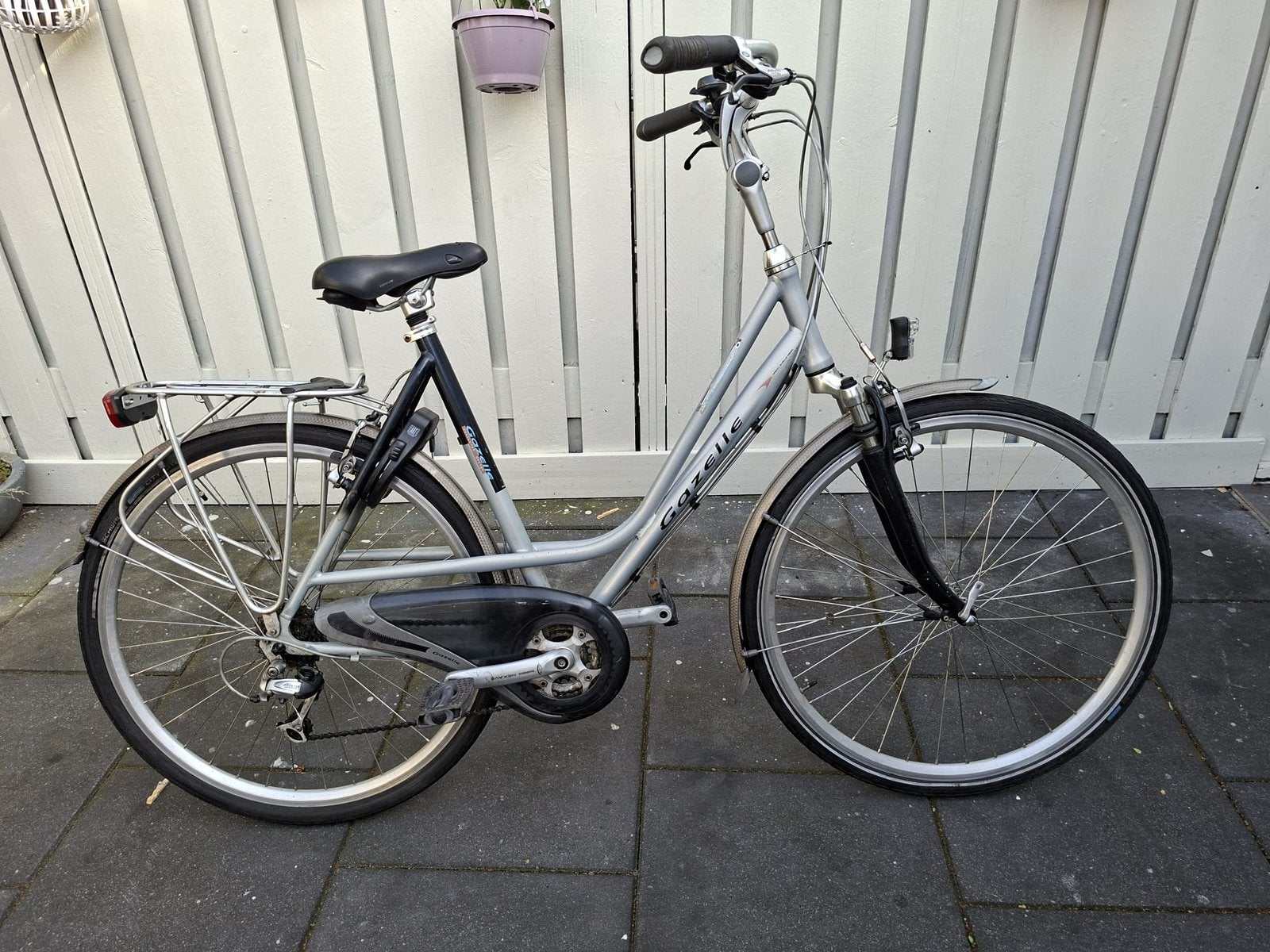 Damesfiets  gazelle, Versnellingen, 56 cm of meer, Zo goed als nieuw, Ophalen