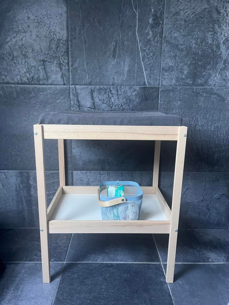 Commode, luiertafel Sniglar, Ophalen, Gebruikt, Minder dan 75 cm, Opstaande rand