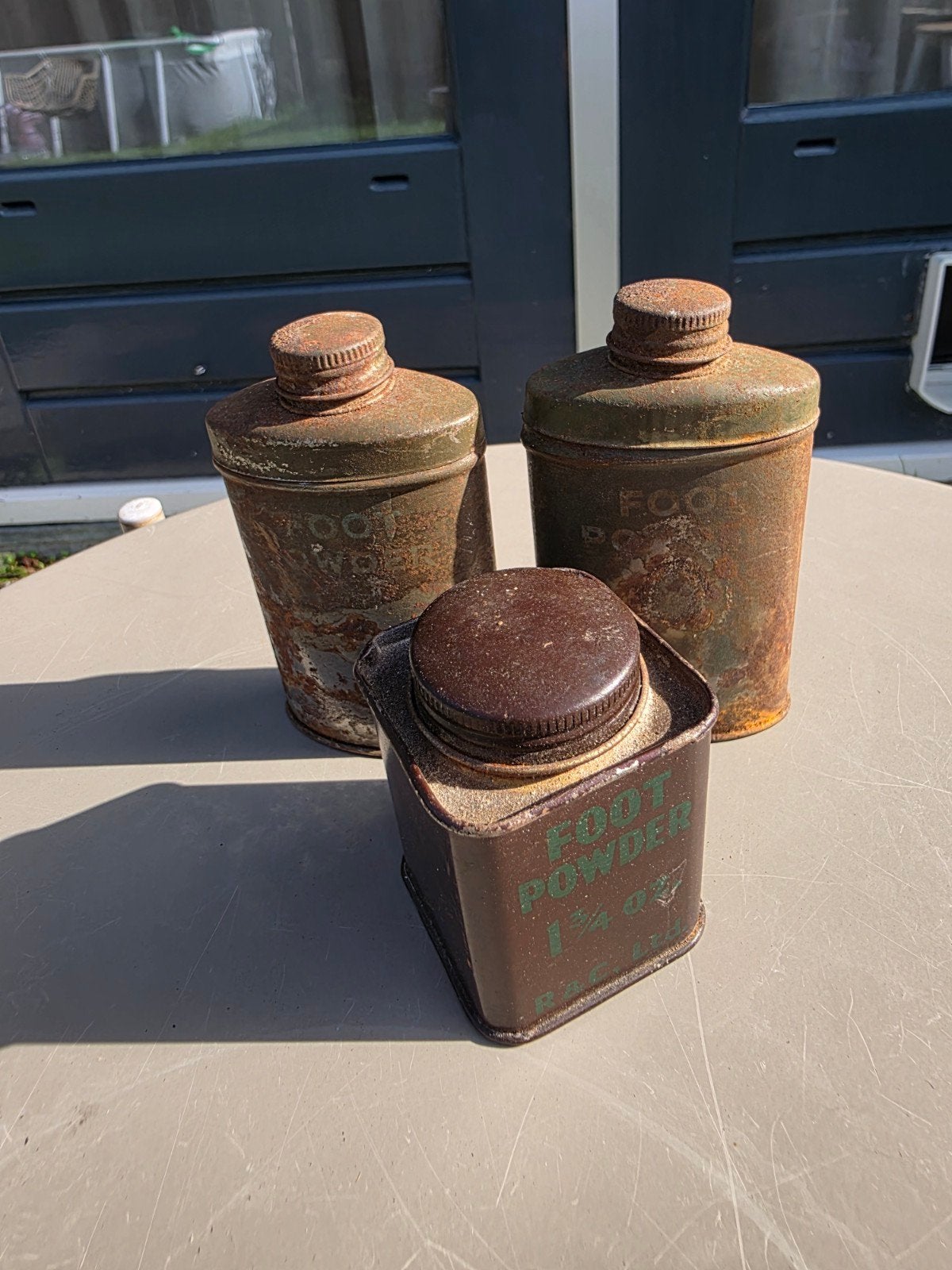 3 blikjes Footpowder uit Wo2, Ophalen of Verzenden, Landmacht, Nederland