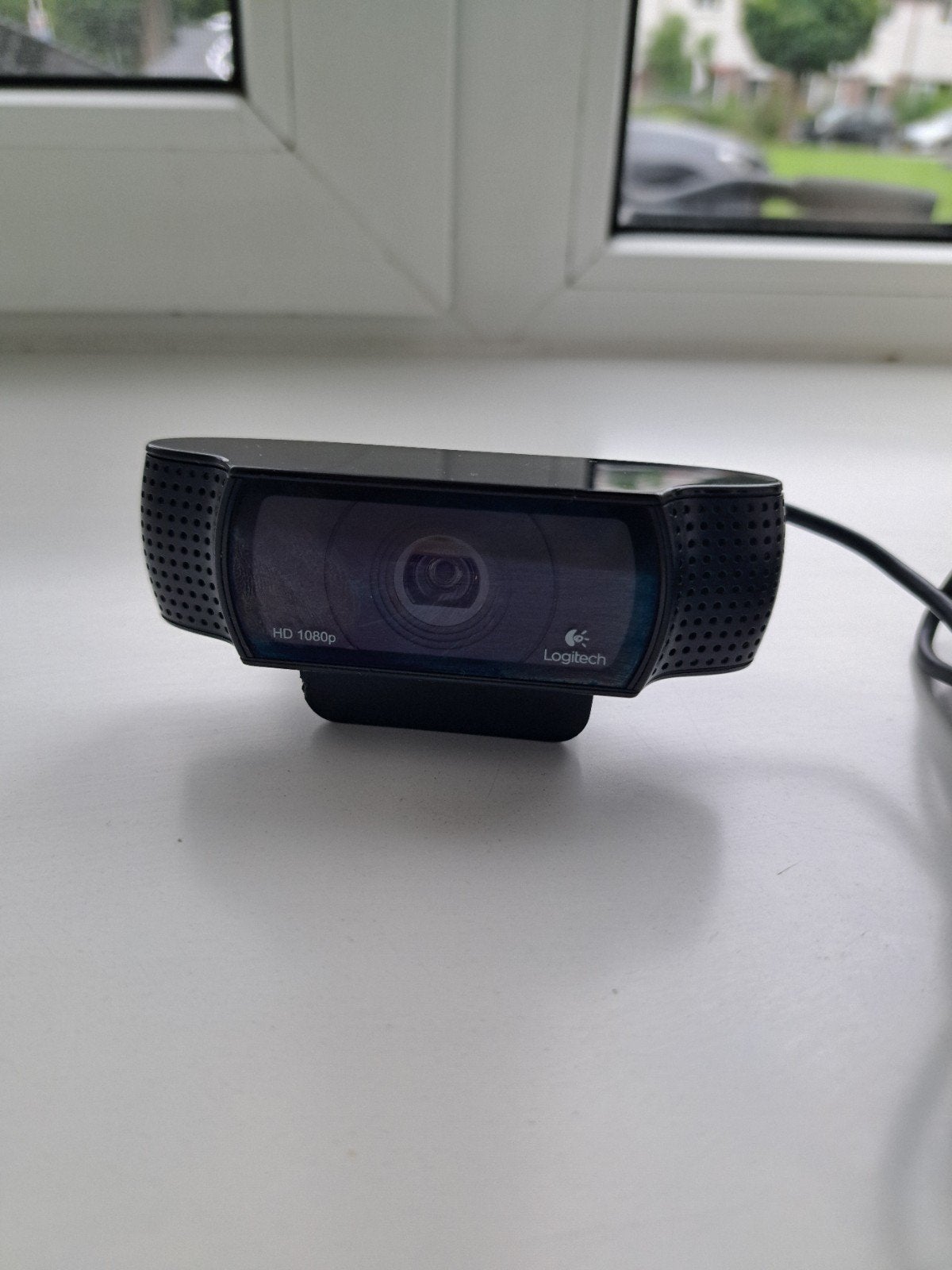 Logitech V-U0028 HD 1080p Webcam, Computers en Software, Webcams, Zo goed als nieuw, Bedraad, MacOS, Windows, Monitorclip, Microfoon