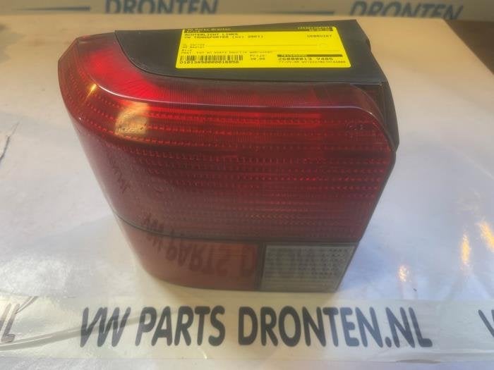 Achterlicht links van een Volkswagen Transporter, Gebruikt, -, -, -