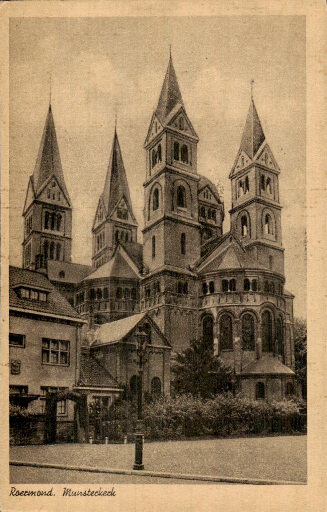 Roermond - Munsterkerk - Aanzicht, Verzamelen, Ophalen of Verzenden, 1920 tot 1940, Ongelopen, Limburg
