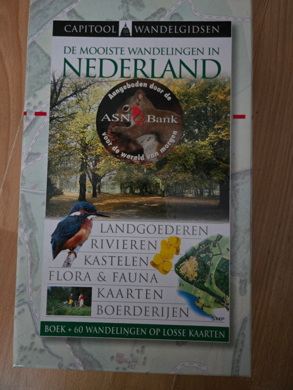 Capitool Wandelgidsen: De Mooiste Wandelingen in Nederland, Boeken, Capitool, Fiets- of Wandelgids, Ophalen of Verzenden, Zo goed als nieuw