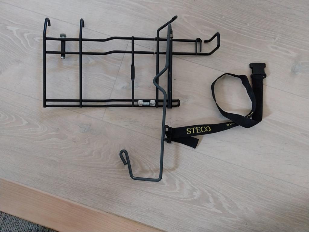 Steco zwarte metalen buggydrager voor de fiets, Fietsen en Brommers, Fietsaccessoires | Buggydragers, Ophalen, Zo goed als nieuw