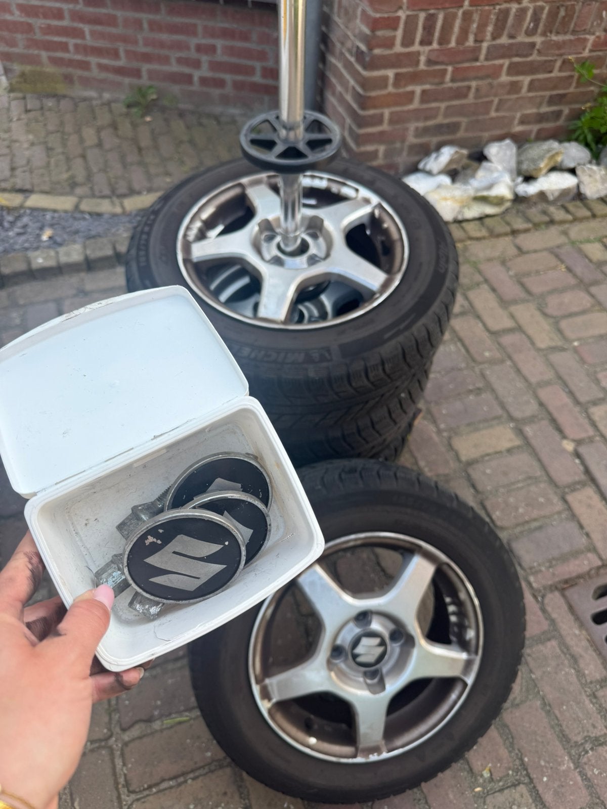 Suzuki winterbanden 165/70 R14, Auto-onderdelen, Banden en Velgen, Ophalen, 14 inch, Winterbanden, Band(en)