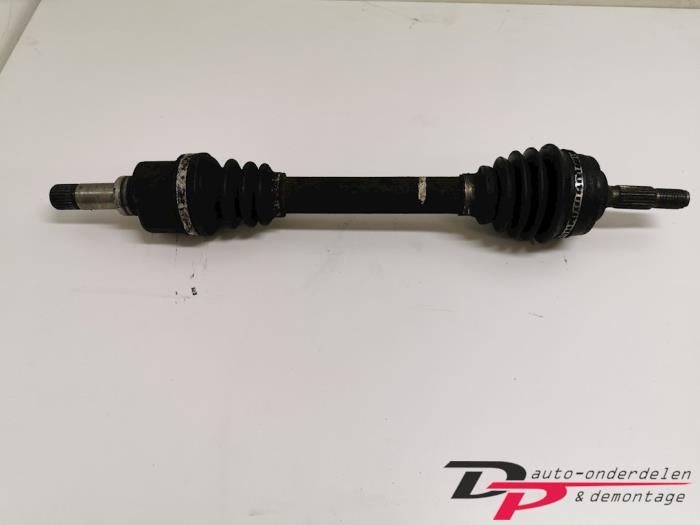 Aandrijfas links-voor van een Peugeot 206