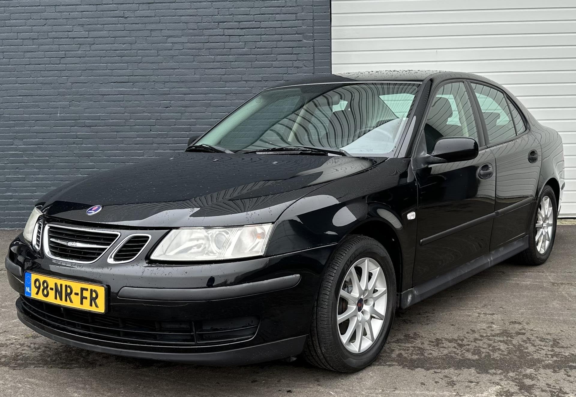 Saab 9-3 Sport Sedan 1.8 Linear 1STE EIG/NWEDISTRIBUTIE/VOLO, Auto's, Stof, Gebruikt, Zwart, 1796 cc
