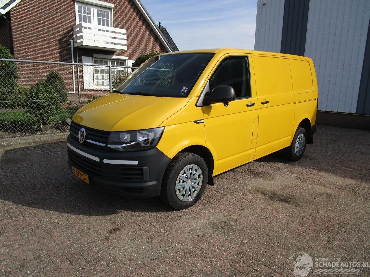 Volkswagen Transporter 2.0 TDI Navi Airco 6-Bak (bj 2017), Overige carrosserieën, Volkswagen, Volkswagen AG, Geel