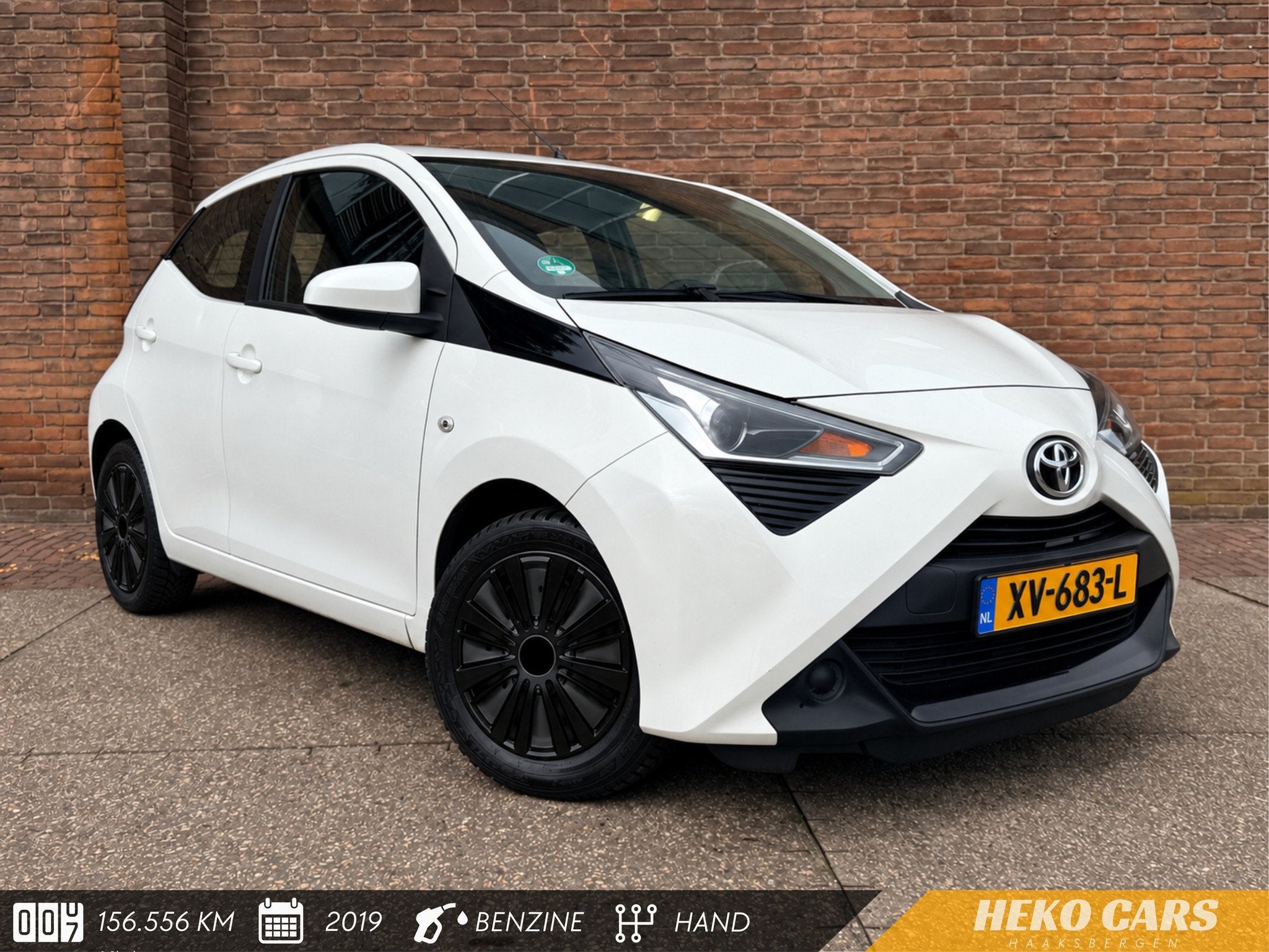 Toyota Aygo 1.0 VVT-i x-play·Carplay·Camera·Airco·Dealer, Gebruikt, 4 stoelen, Wit, Origineel Nederlands
