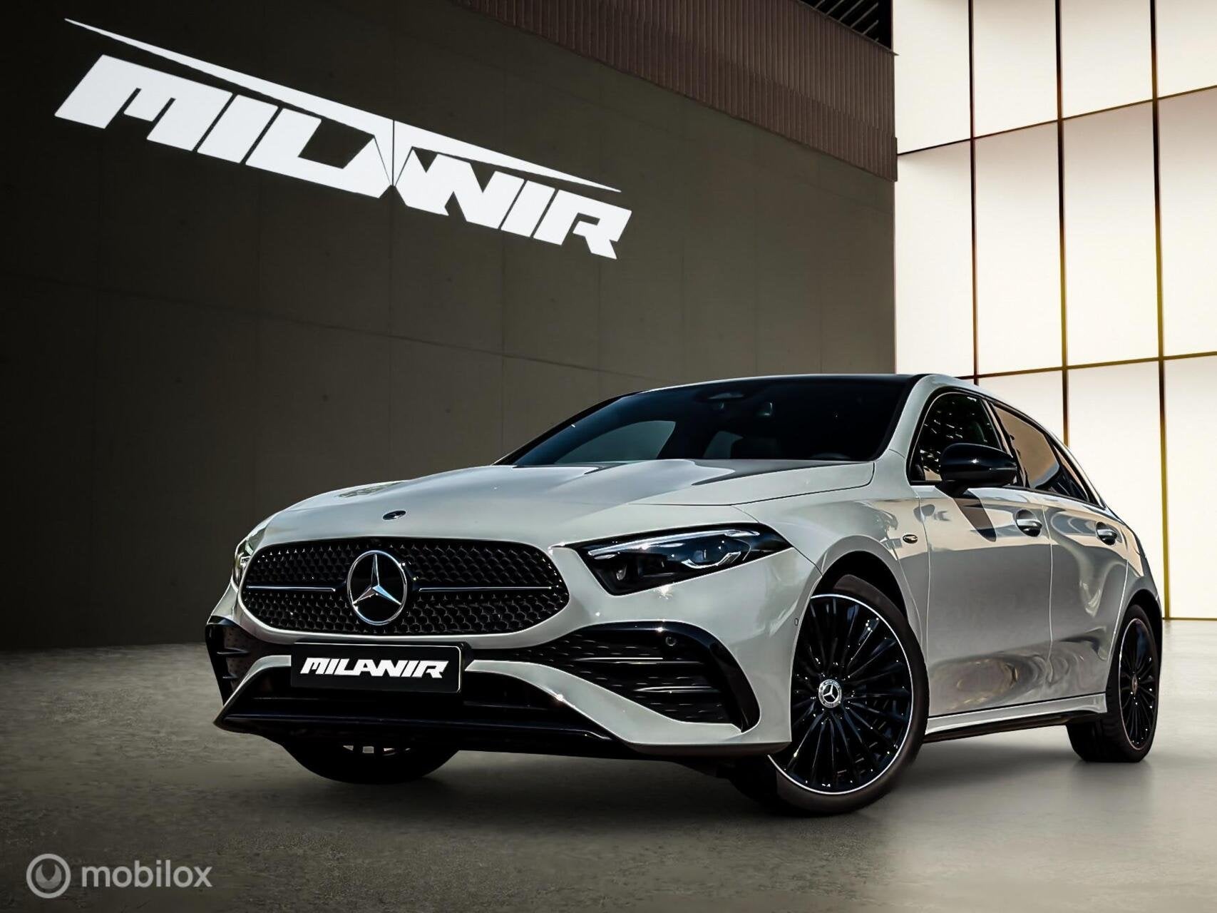 Mercedes A-klasse 250 e AMG Line |Pano |Sfeer |ACC |19", Gebruikt, 4 cilinders, 218 pk, Bedrijf